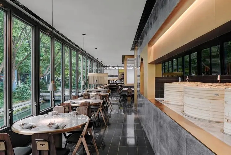 地中海風(fēng)情餐廳設(shè)計(jì)：陽(yáng)光海岸，暢享悠然食光